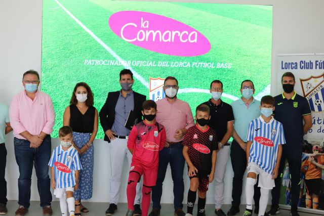 La Comarca sigue apoyando el fútbol base local y renueva el patrocinio al Lorca CFB por cuarta temporada consecutiva - 1, Foto 1