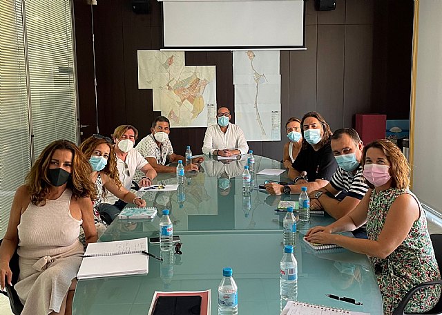 El Ayuntamiento mantendrá el servicio de limpieza extra por Covid en los colegios durante el nuevo curso - 1, Foto 1