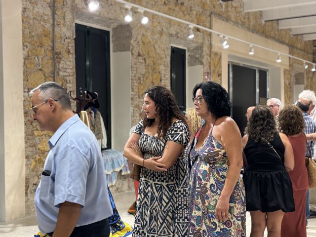 El patrimonio textil de la Peña 'El Barbecho' llega al Cuartel de Artillería con una colección de 63 piezas con  motivo del 25 aniversario del grupo - 4, Foto 4