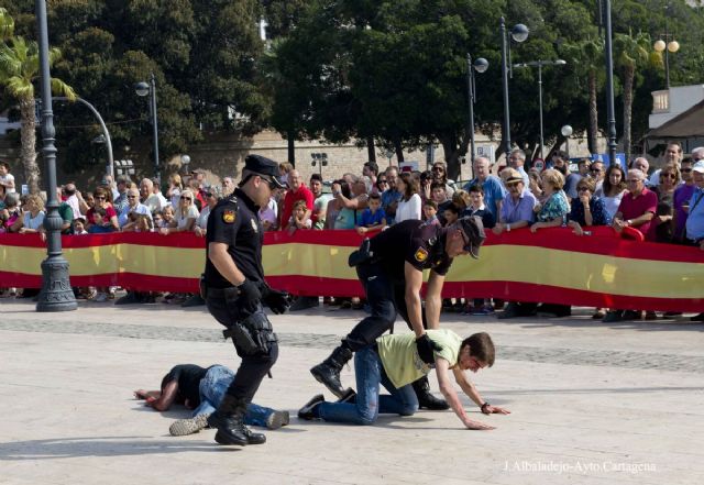 La Policía Nacional celebró su patrón con un simulacro de atentado terrorista en el puerto de Cartagena - 1, Foto 1