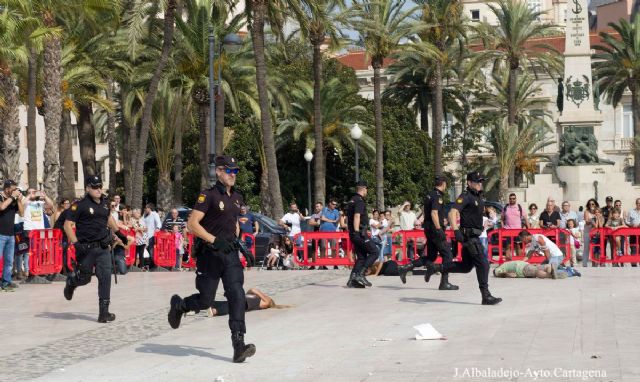 La Policía Nacional celebró su patrón con un simulacro de atentado terrorista en el puerto de Cartagena - 5, Foto 5