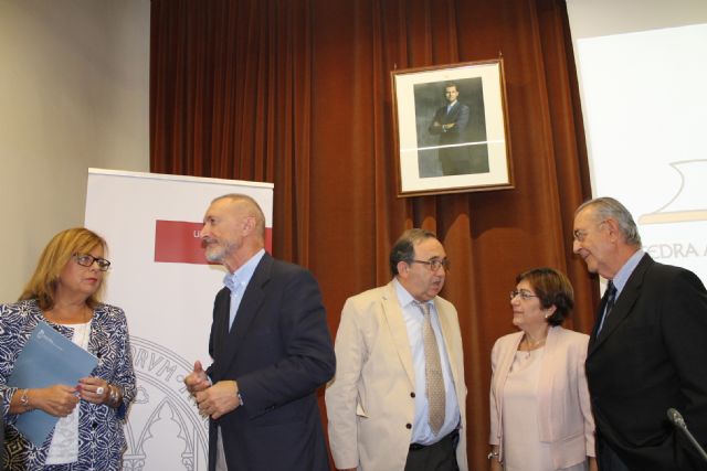 Presentada la Cátedra Arturo Pérez-Reverte de la Universidad de Murcia - 1, Foto 1