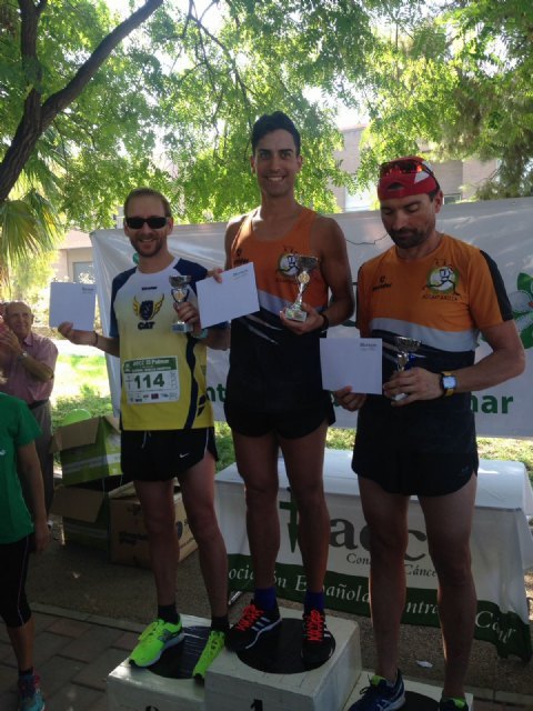 El atleta del Club Atletismo Totana, Carlos Ballester participó ayer en la segunda edición de la carrera contra el cáncer de El Palmar