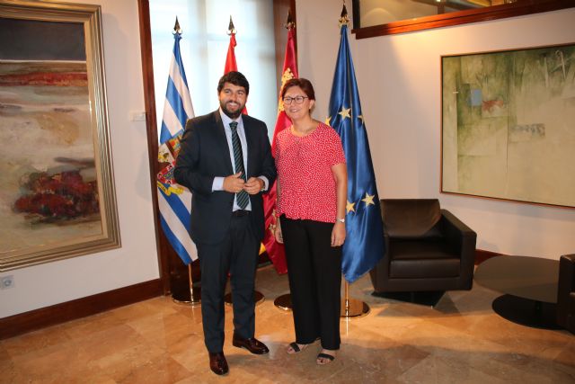 El presidente de la Comunidad se reúne con la alcaldesa de Jumilla - 1, Foto 1