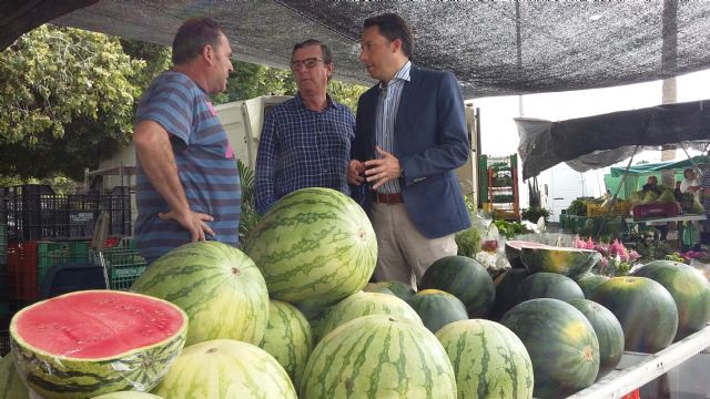 El Ayuntamiento de Lorca habilita un aparcamiento gratuito para los usuarios del mercado semanal el próximo jueves junto al cauce del río y a apenas unos metros del Huerto de la Rueda - 1, Foto 1