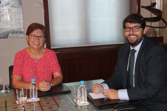 La alcaldesa trasmite al presidente de la CARM las diferentes necesidades del municipio - 1, Foto 1