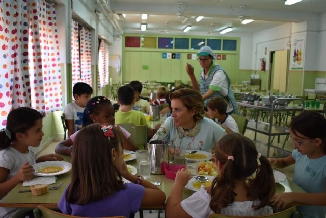 La Comunidad pone en marcha cinco nuevos comedores y ya disfrutan de este servicio más de 15.000 alumnos de la Región - 1, Foto 1