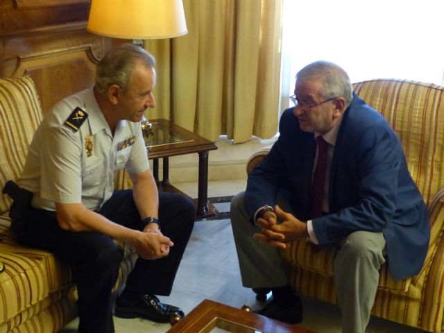 El presidente de la Asamblea ofrece su colaboración al nuevo jefe superior de la Policía Nacional en la Región de Murcia - 1, Foto 1
