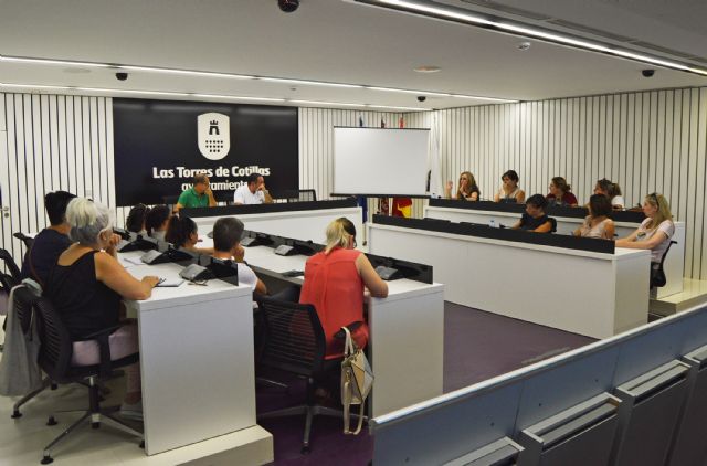 El concejal de Educación se reúne con las AMPAS para atender sus necesidades de primera mano - 2, Foto 2