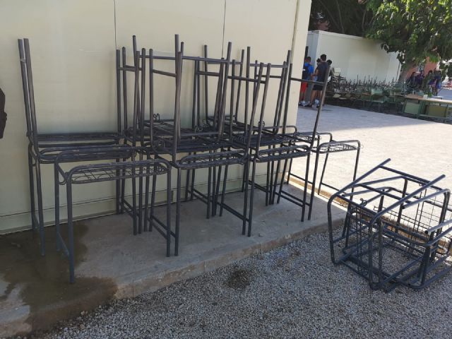 CCOO Enseñanza insta a Educación a resolver de manera urgente el mal estado de las instalaciones del IES Antonio Menárguez Costa de Los Alcázares - 1, Foto 1