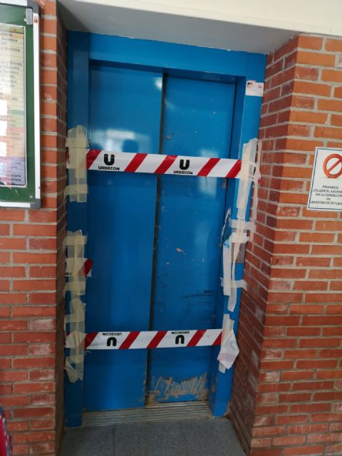 CCOO Enseñanza insta a Educación a resolver de manera urgente el mal estado de las instalaciones del IES Antonio Menárguez Costa de Los Alcázares - 4, Foto 4