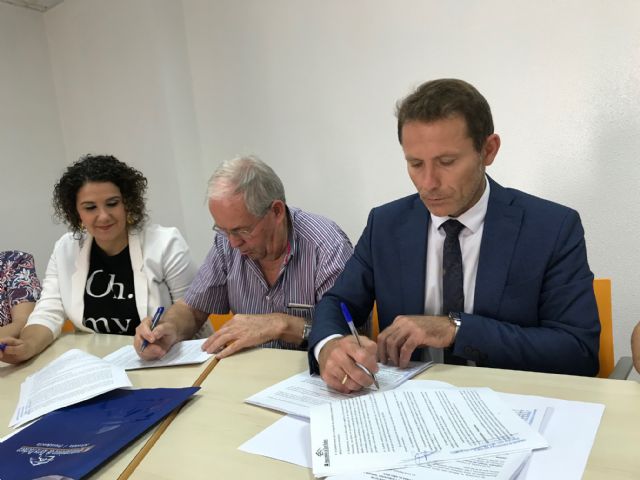 El Ayuntamiento firma un Convenio de Colaboración con la Asociación de Pensionistas y Jubilados Virgen del Rosario de Torre Pacheco - 3, Foto 3