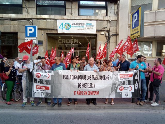 UGT y CCOO critican que la patronal de hostelería celebre fastos ostentosos - 2, Foto 2