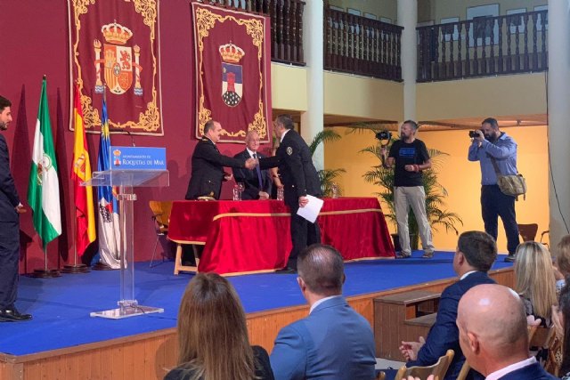Bomberos de Cartagena reciben el reconocimiento del Ayuntamiento de Roquetas de Mar - 1, Foto 1