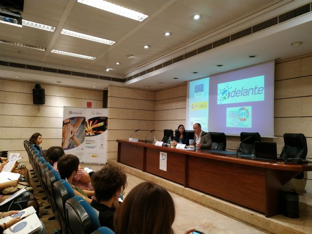 3000 mujeres participan en el Programa Adelante para mejorar su inserción social y laboral - 1, Foto 1