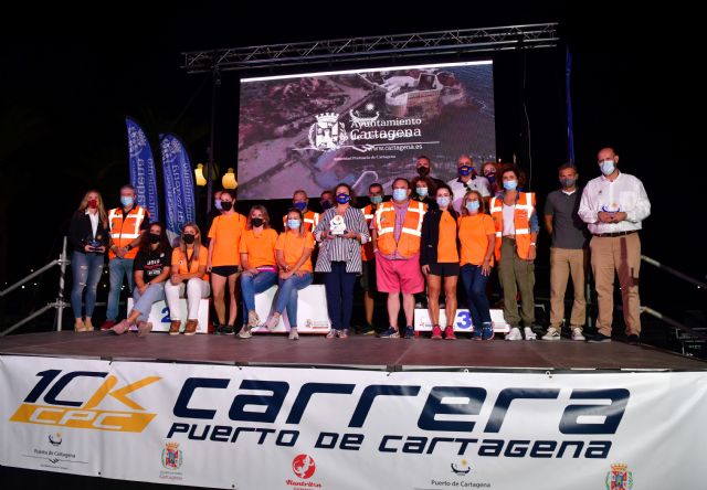 Manuel Marchena y Laura Nicolás, ganadores de la VI carrera solidaria 10k Puerto de Cartagena - 1, Foto 1