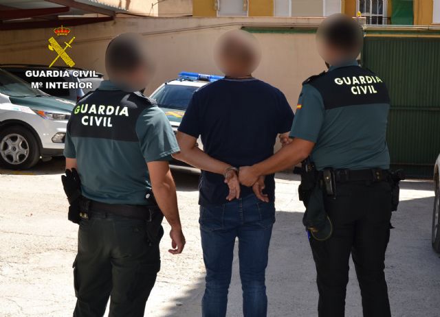La Guardia Civil desarticula en Cieza un grupo delictivo dedicado a robar en casas de campo - 1, Foto 1