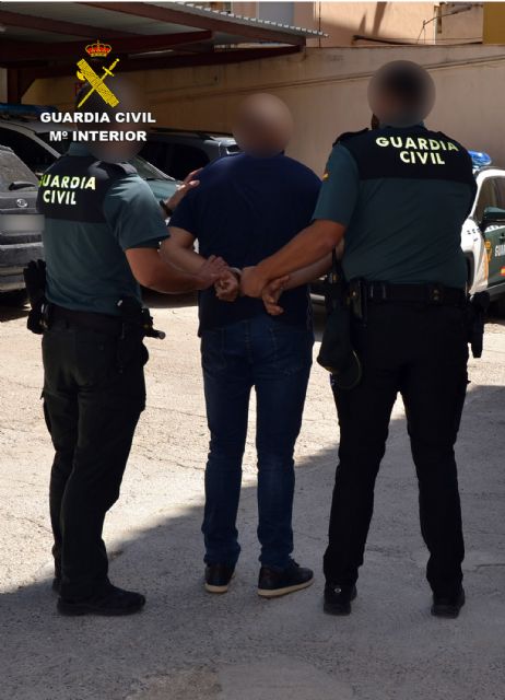 La Guardia Civil desarticula en Cieza un grupo delictivo dedicado a robar en casas de campo - 2, Foto 2