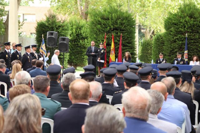El alcalde de Lorca destaca el trabajo del Cuerpo Nacional de Policía en el acto institucional con motivo de los Ángeles Custodios - 1, Foto 1