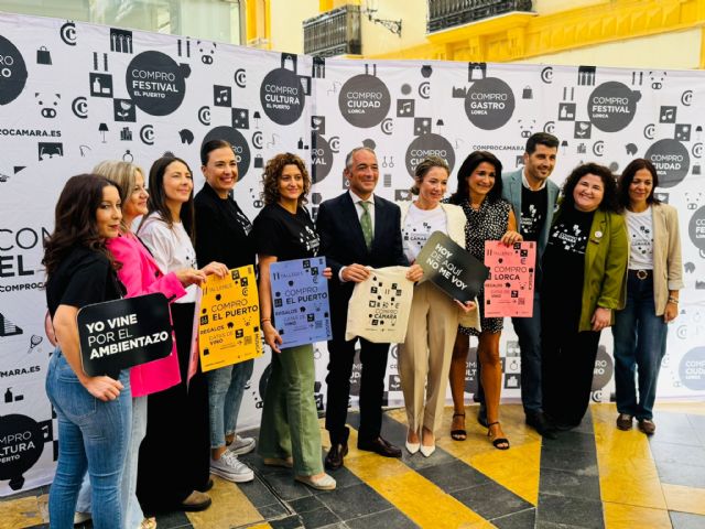 El Ayuntamiento se suma a la promoción del comercio local para que forme parte de la vida cultural y social de la ciudad - 1, Foto 1