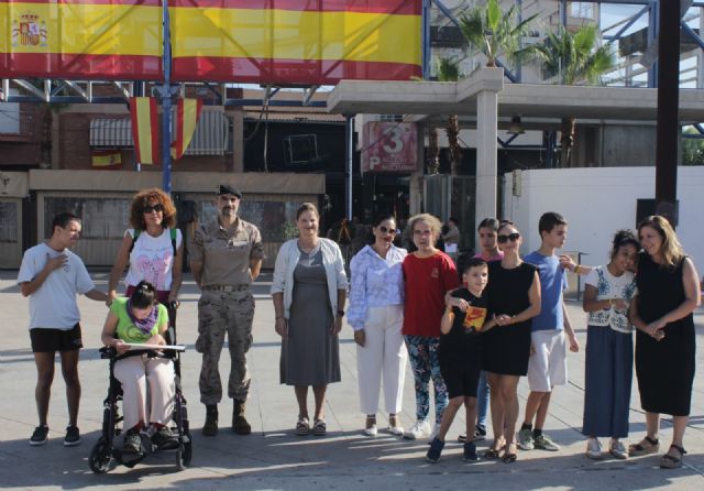 Todos los alumnos de 5° de Primaria de Alcantarilla participan con sus dibujos en el Homenaje a la Bandera - 1, Foto 1