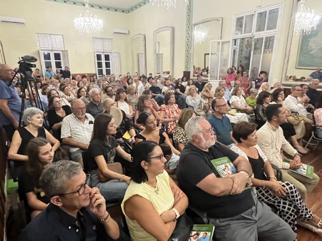 Solidaridad y gastronomía se unen en el último libro de María Pérez Pallarés y Cristóbal J. Pérez Quiñonero - 1, Foto 1