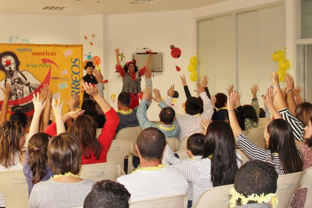 El Centro Integral de Personas con Discapacidad de Puerto Lumbreras acoge una fiesta del programa CORREOS REPARTE SONRISAS - 1, Foto 1