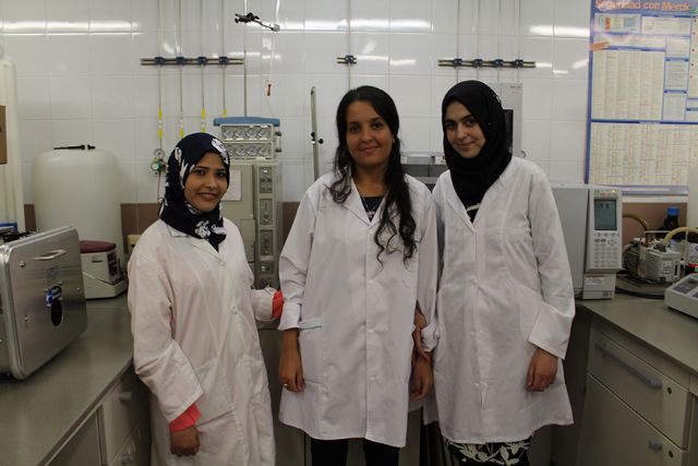 Estudiantes de doctorado de la Mustapha Stambouli de Argelia investigan en la UCAM sobre aceites esenciales - 1, Foto 1