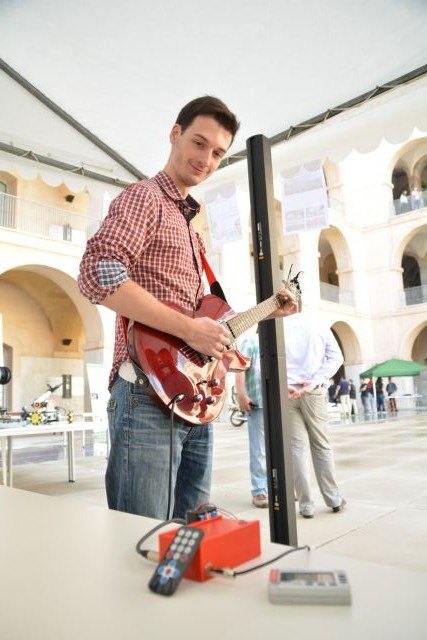 Ingenieros industriales de la UPCT muestran los dispositivos de control remoto que han creado - 2, Foto 2