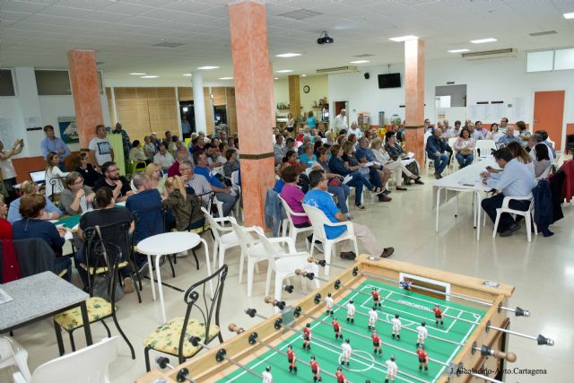 Los vecinos de Canteras priorizan las propuestas para su barrio incluidas en los Presupuestos Participativos - 1, Foto 1