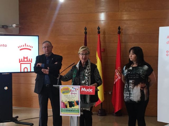 La Plaza de la Iglesia de Llano de Brujas acoge el domingo 5 de noviembre la I Feria Outlet de la Asociación de Empresarios y Comerciantes de la pedanía - 3, Foto 3