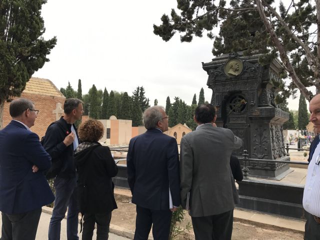 Una nueva guía por el cementerio del Padre Jesús recopila a las personalidades más relevantes del mundo económico y político del siglo XIX - 3, Foto 3