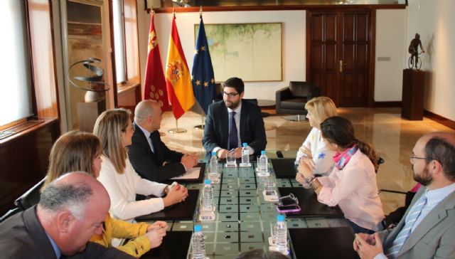 Fernando López Miras se reúne con el presidente del Foro de la Familia - 1, Foto 1