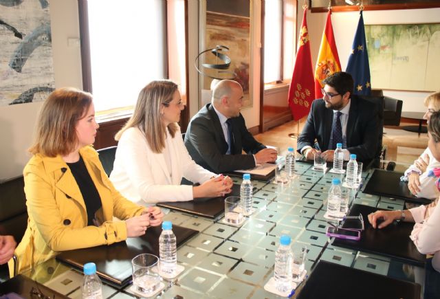 Fernando López Miras se reúne con el presidente del Foro de la Familia - 2, Foto 2