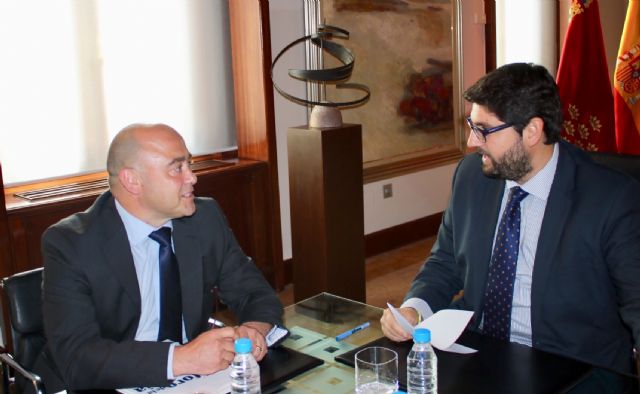 Fernando López Miras se reúne con el presidente del Foro de la Familia - 3, Foto 3