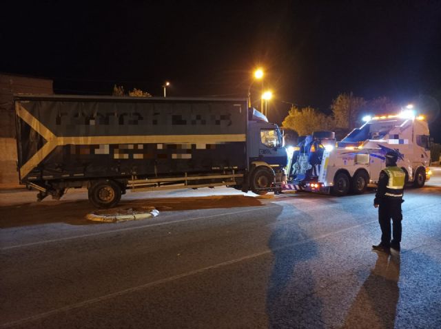 La Policía Local de Lorca interviene a un presunto grupo delictivo compuesto por 10 personas que ofrecían trabajos de asfaltado por las pedanías altas de Lorca - 1, Foto 1