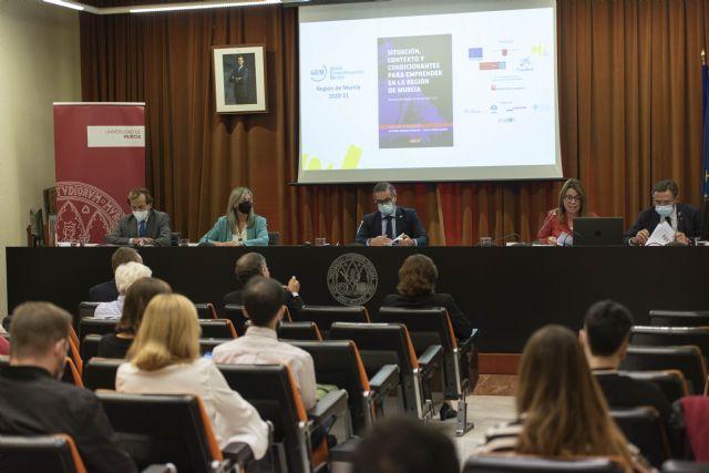 El emprendimiento por necesidad en la Región alcanzó en 2020 el 70,7% de las iniciativas emprendedoras, según un informe de la UMU - 1, Foto 1