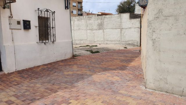 El Ayuntamiento de Lorca finaliza los trabajos de mejora en la pavimentación y el alumbrado público del Callejón del Moro - 1, Foto 1