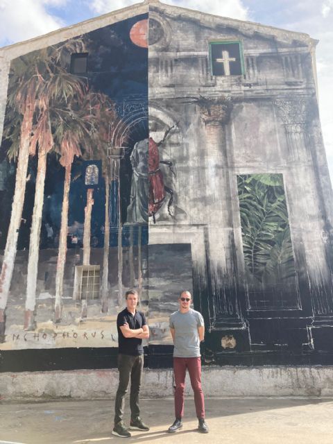 El artista urbano internacional Gonzalo Borondo inaugura un mural en Blanca destinado a dar la bienvenida los visitantes - 1, Foto 1