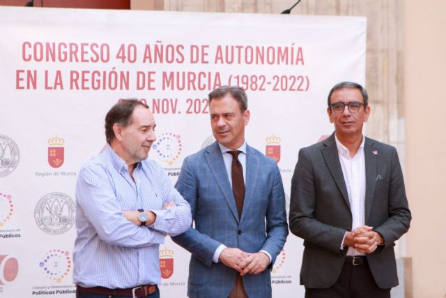Representantes del mundo académico, de la política y de la sociedad civil dan voz a los '40 años de Autonomía en la Región de Murcia' - 1, Foto 1
