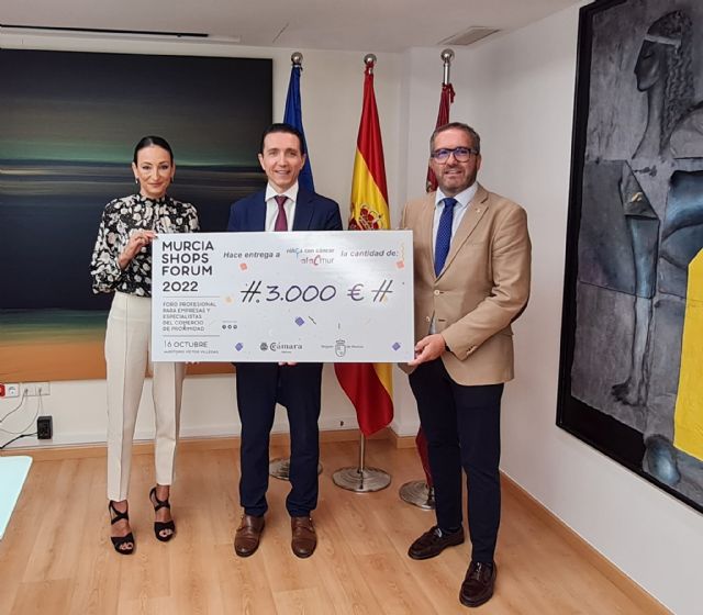 Cheque benéfico para la Asociación de Familiares de Niños con Cáncer de la Región - 1, Foto 1