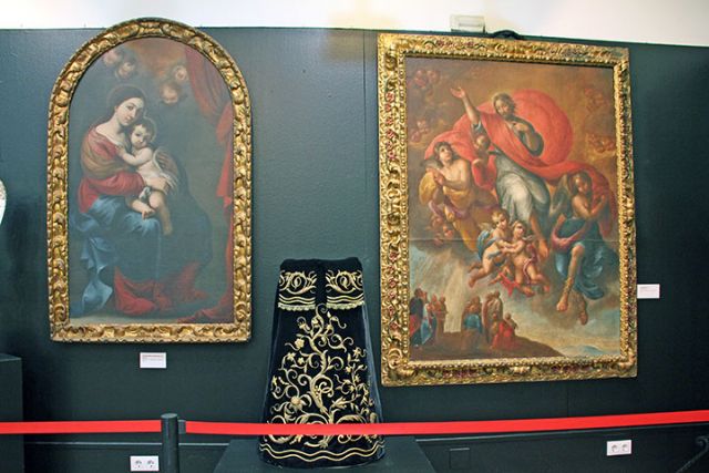 Cultura. La exposición, que muestra enseres de todas las hermandades, instituciones y particulares de Gines (Sevilla) - 4, Foto 4