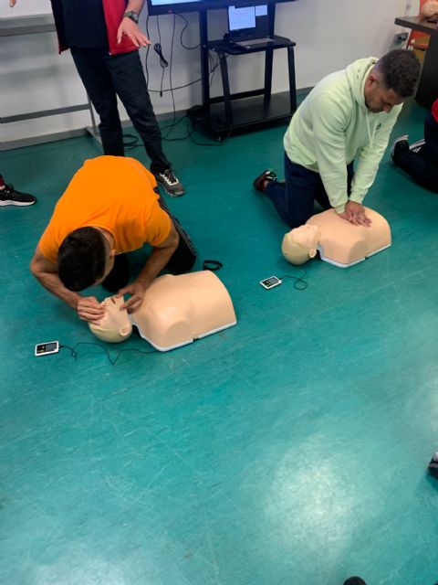 La Policía Local de Jumilla realiza un curso de reciclaje sobre el uso de desfibriladores - 1, Foto 1