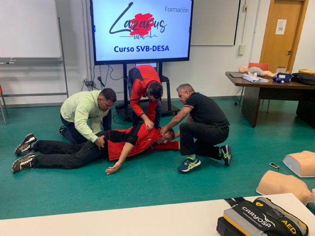 La Policía Local de Jumilla realiza un curso de reciclaje sobre el uso de desfibriladores - 2, Foto 2