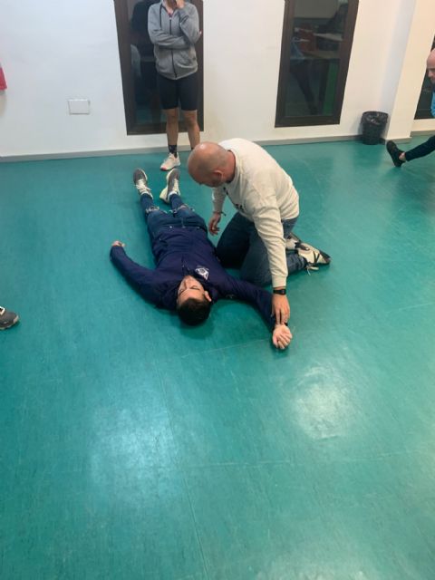 La Policía Local de Jumilla realiza un curso de reciclaje sobre el uso de desfibriladores - 3, Foto 3