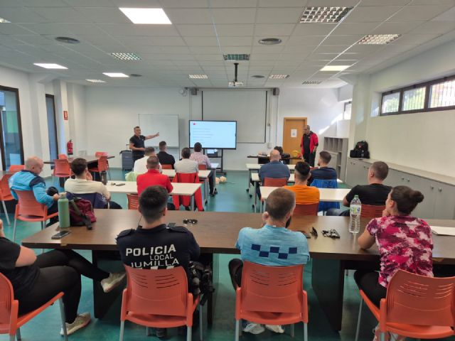 La Policía Local de Jumilla realiza un curso de reciclaje sobre el uso de desfibriladores - 4, Foto 4