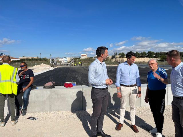 Avanzan a buen ritmo las obras de construcción de la nueva pista polideportiva en la pedanía de La Torrealta de Molina - 1, Foto 1