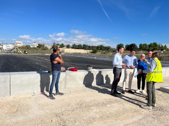Avanzan a buen ritmo las obras de construcción de la nueva pista polideportiva en la pedanía de La Torrealta de Molina - 2, Foto 2