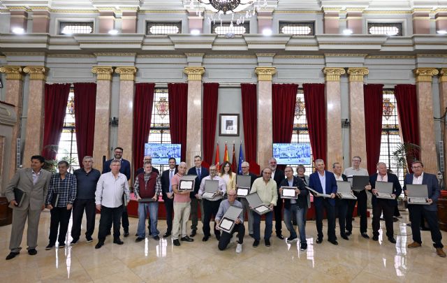 El Ayuntamiento de Murcia homenajea a los trabajadores del servicio de limpieza y gestión de residuos en la festividad de San Martín de Porres - 1, Foto 1