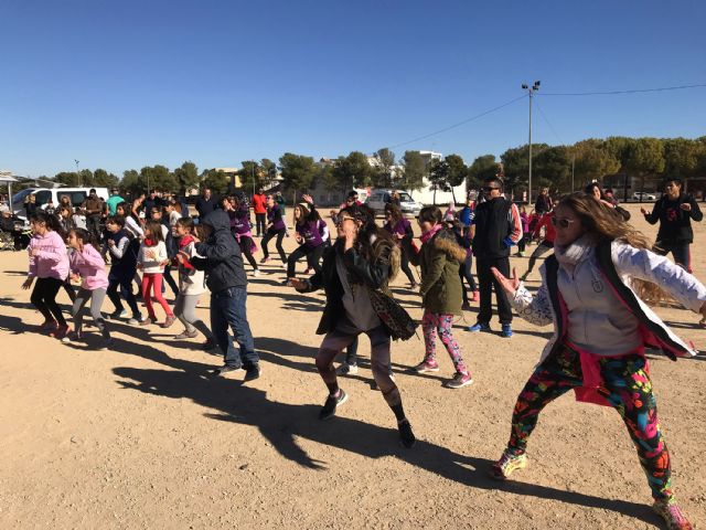 Zumbaila, una divertida mañana de baile en Las Torres de Cotillas con el proyecto Do-U-Sport - 1, Foto 1